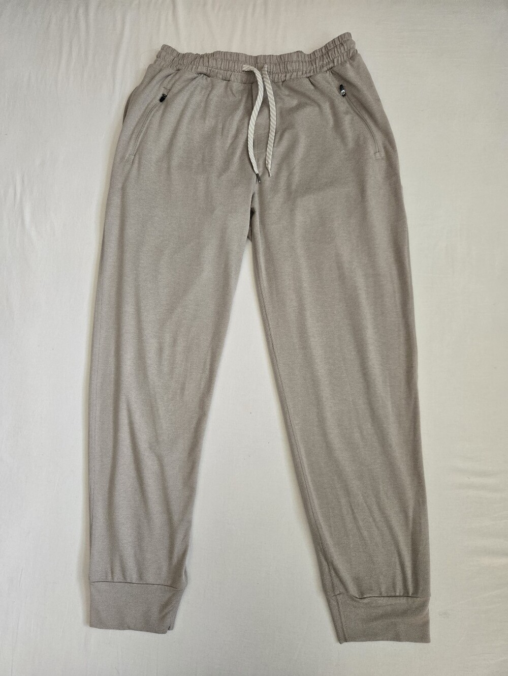 Vuori Performance Joggers Ecru Heather Beige Soft Zippered Pockets Athleisure XL